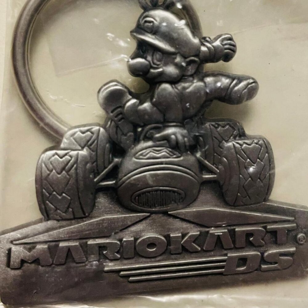 NEW/MINT Vintage 2005 Nintendo Mario Kart DS Pewter Keychain ~ FAST SHIPPING!